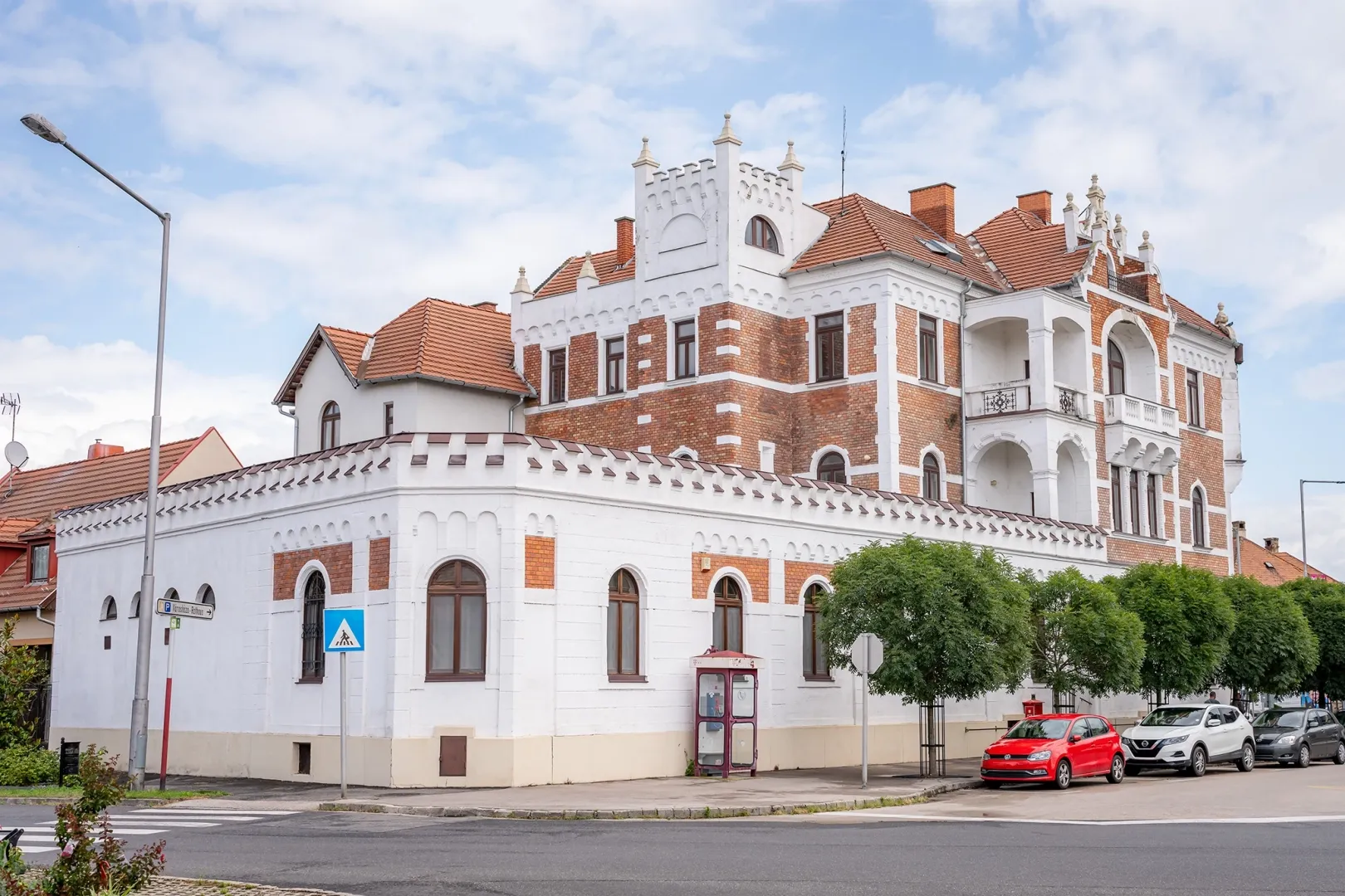 Széchenyi István University of Gyor Preserves History by Acquiring Mosonmagyaróvár Post Palace